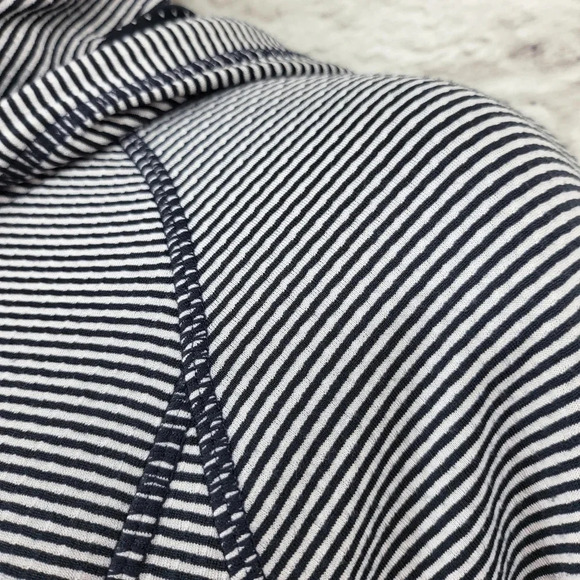 ATHLETA | Heavenly Hail Blue White Striped Polka Dot Hoodie Sz Small - Picture 6 of 15